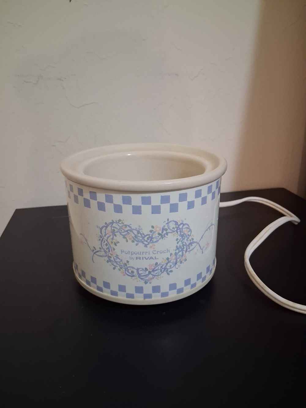 Ceramic Potpourri Crock Warmer by RIVAL — White with Light Blue Floral Heart
